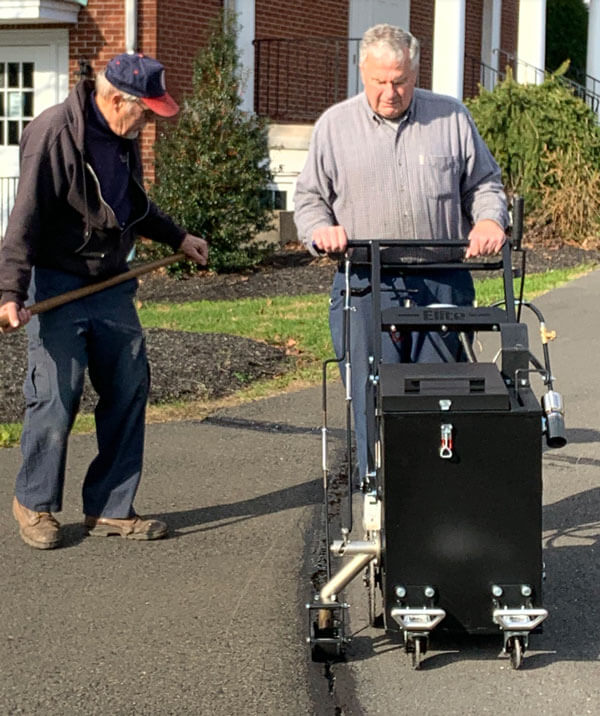 Crack Filling and Asphalt Repair with the RY10 Elite Crackfill Melter Applicator